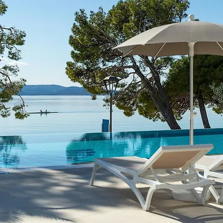 מלון Valamar Meteor 4*