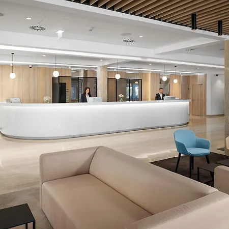 Valamar Meteor 4* מאקרסקה